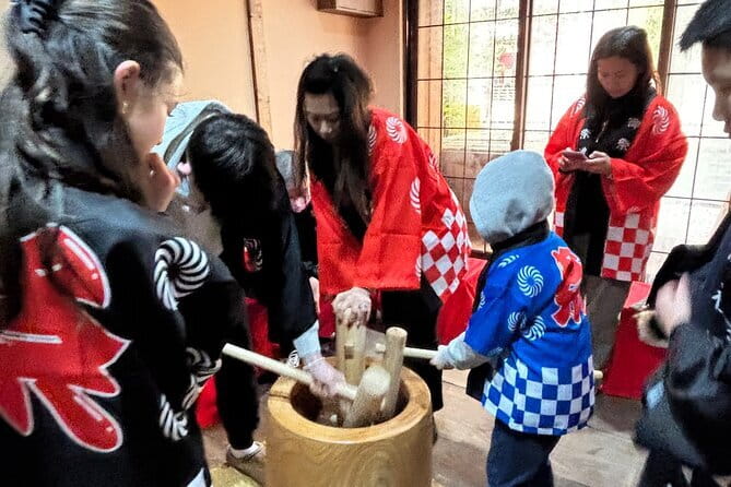 【Family Friendly】Traditional Mochi Pounding Experience - Family-friendly and dietary-friendly: who this fits best