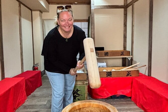 【For adult】Traditional Mochi Pounding Experience with Tasting - Price and Value in Osaka: What $32.37 Buys You