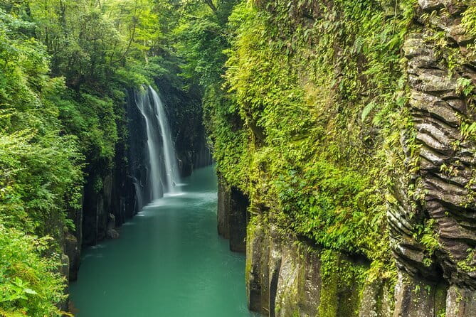 From Fukuoka: Miyazaki, Takachiho Gorge And Shrine Day Tour - Why this Fukuoka to Miyazaki plan feels easier than DIY