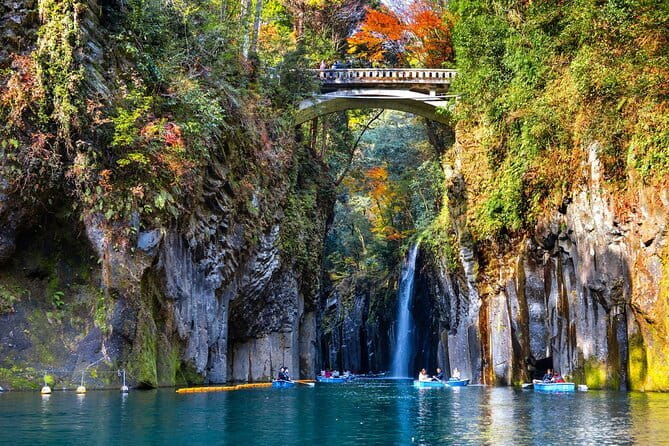 From Fukuoka: Miyazaki, Takachiho Gorge And Shrine Day Tour - Stop 1: Kamishikimi Kumanoimasu Shrine and its other-worldy entrance vibe