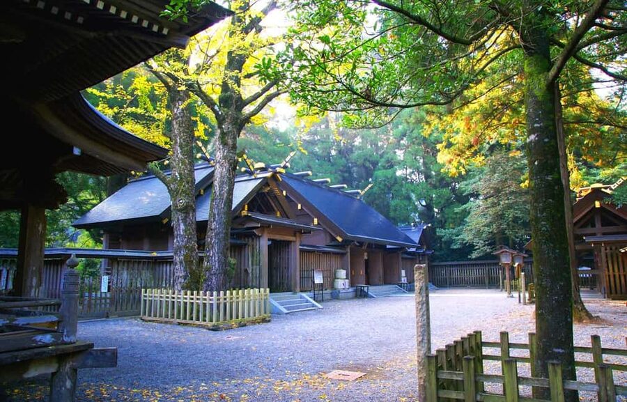 From Fukuoka: Miyazaki, Takachiho Gorge and Shrines Day Tour - Takachiho Gorge: The 1-kilometer Walk, Manai Waterfall, and Big Photo Moments