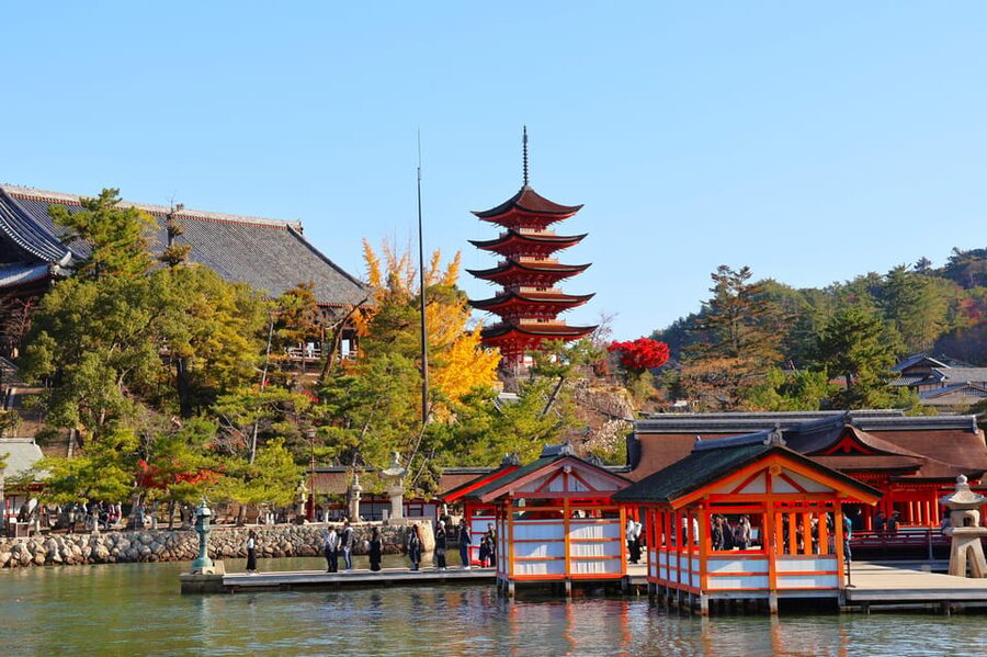 From Hiroshima: Hiroshima & Miyajima 1 Day Tour with Lunch - The scenic start, Hiroshima Castle from the road