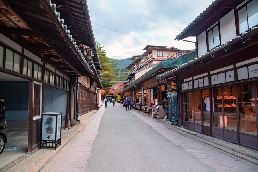 From Hiroshima: Miyajima Island Day Trip with Ropeway Ride - Itsukushima Shrine: Shinto, symmetry, and the floating effect