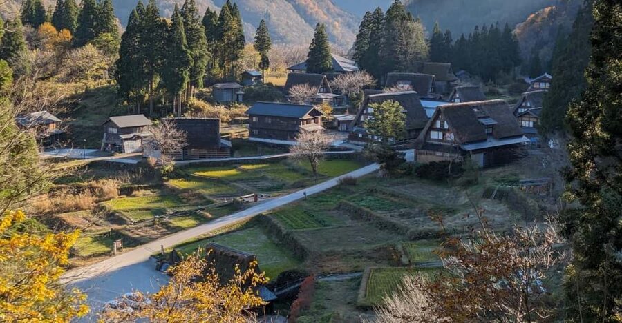 From Kanazawa: Shirakawa-go, Gokayama and Wood Carving Art - From Kanazawa: how this day trip really works
