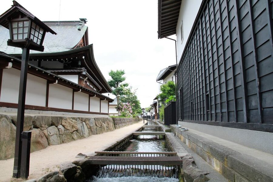 From Kanazawa: Shirakawago, Hida-Furukawa and Takayama Visit - Private transport, hotel pickup, and how the day flows