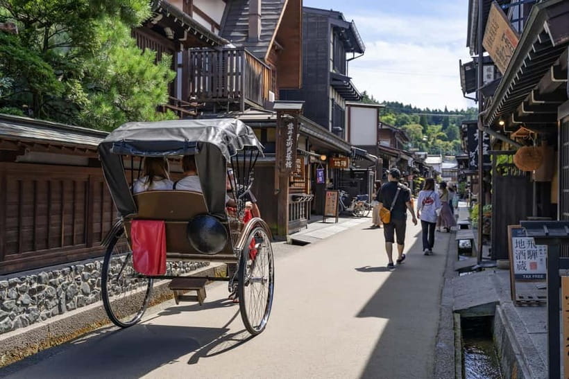 From Nagoya: Gujo, Hida Takayama, and Shirakawa-go Day Tour - Winter Timing, Temperature, and Photo Planning