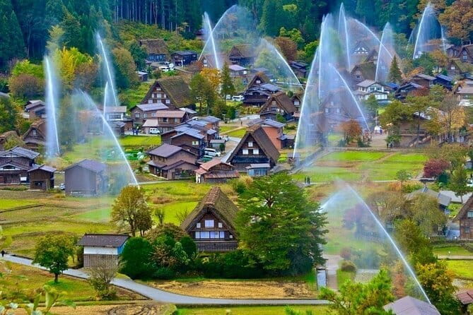 From Nagoya: Hida Takayama & Shirakawago Tour (Small Group) - The short hike to the lookout point: your view, your timing