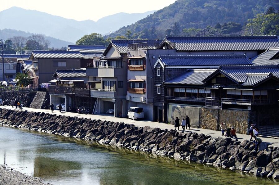 From Nagoya: Ise’s Sacred Shrines and Captivating Coastlines - Okage Yokocho: snack lane breaks with guidance behind the scenes