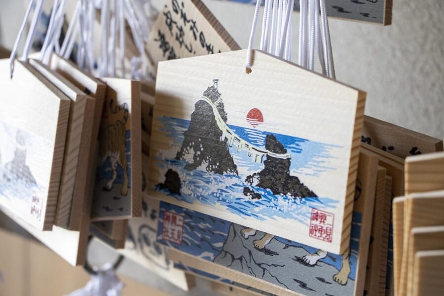 From Nagoya: Ise’s Sacred Shrines and Captivating Coastlines - Meoto Iwa and the lucky omikuji moment at Futami-Okitama