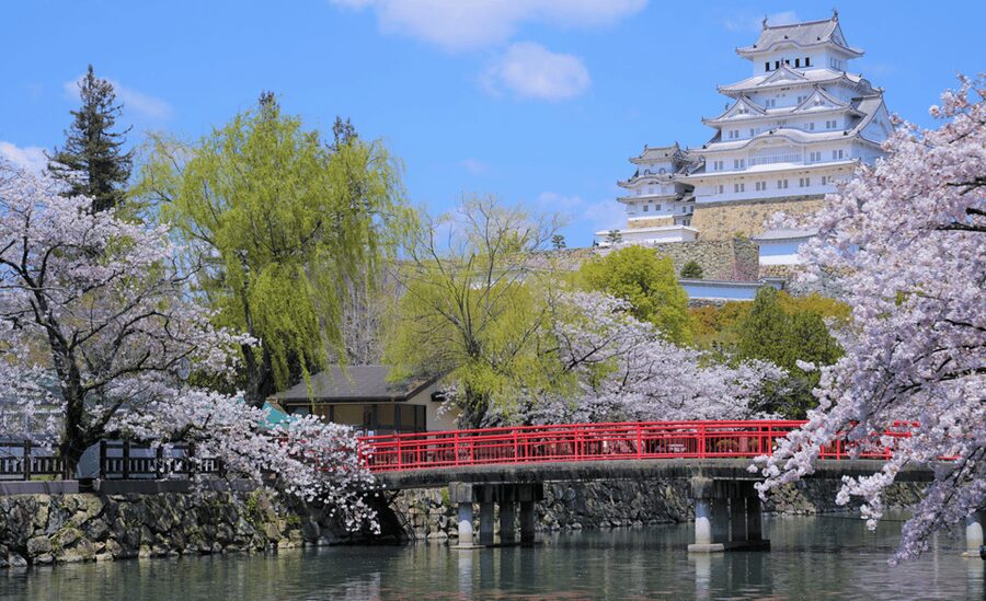 From Osaka: Himeji Castle, Arima Onsen & Mt. Rokko Day Tour - Karoyashiki-ato Park and lunch timing you can actually use