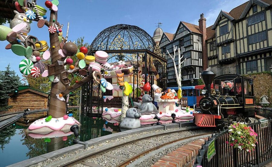 From Sapporo: Hokkaido Highlights Day Trip - Shiroi Koibito Park: Factory Tour Planning Without Getting Stuck