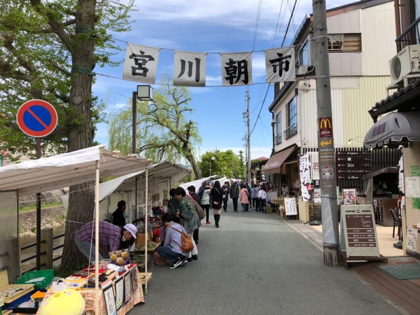 From Takayama: Guided Day Trip to Takayama and Shirakawa-go - Your one-hour free time: how to shop, snack, and avoid decision fatigue