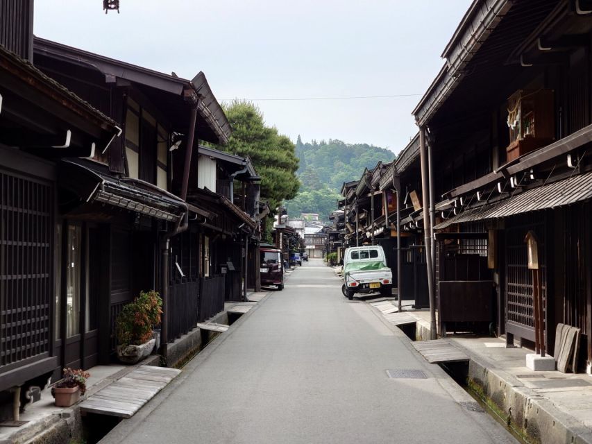 From Takayama: Guided Day Trip to Takayama and Shirakawa-go - Lunch, snacks, and what to eat when you only have one day