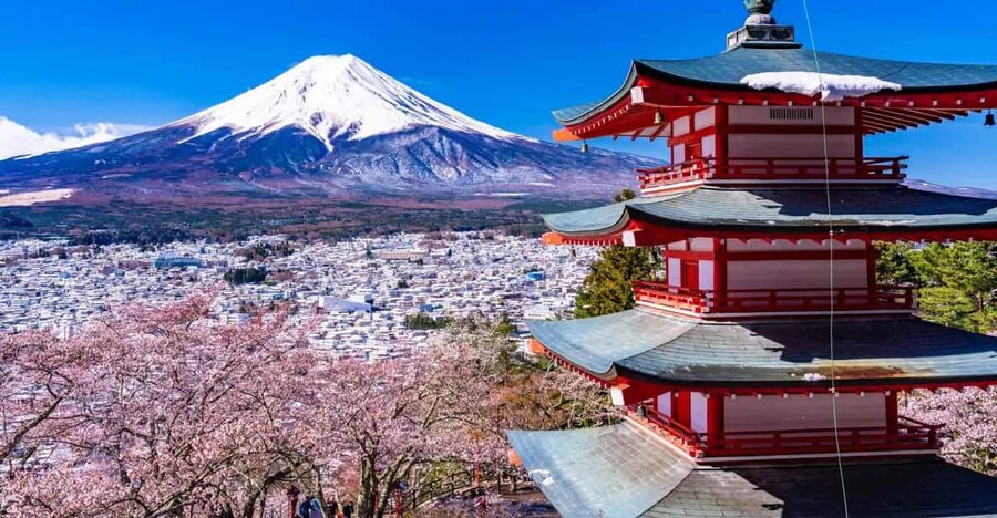 From Tokyo: Fuji Mountain Area - FujiQ - Lake Kawaguchiko - Chureito Pagoda - Private Alphard pickup: how comfort changes a Fuji day