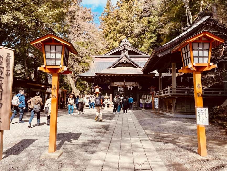 From Tokyo: Full-Day Mount Fuji Tour in English or Spanish - Honcho Street in Fujiyoshida: the Fuji Michi walk with traditional shopfronts