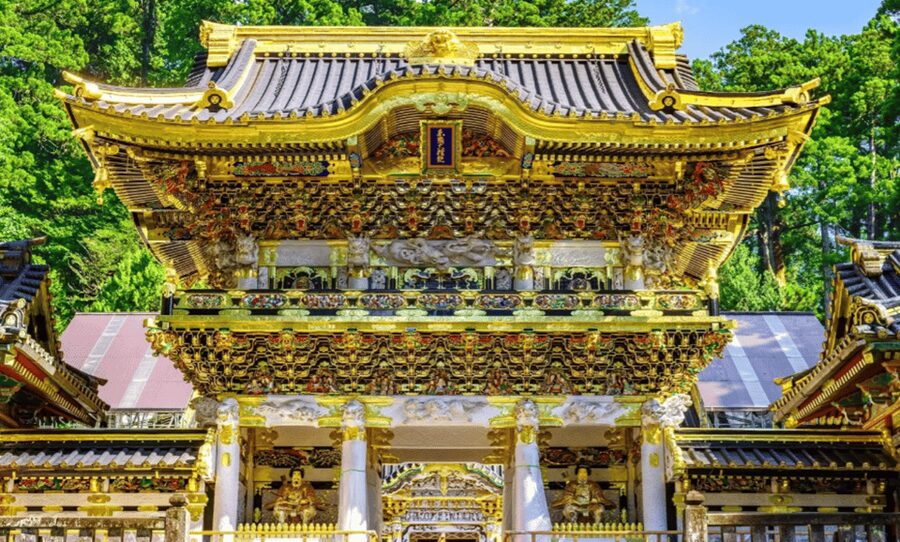 From Tokyo: Nikko Toshogu Day tour with Traditional Lunch - From Shinjuku to Nikko: what the bus day really feels like