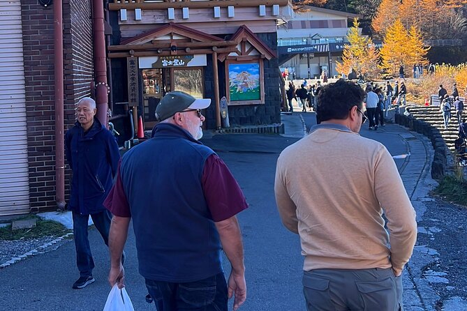 From Tokyo: Private Day Trip to Mount Fuji & Fuji Five lakes - Stop 4: Chureito Pagoda at Arakura Sengen Shrine for the iconic angle