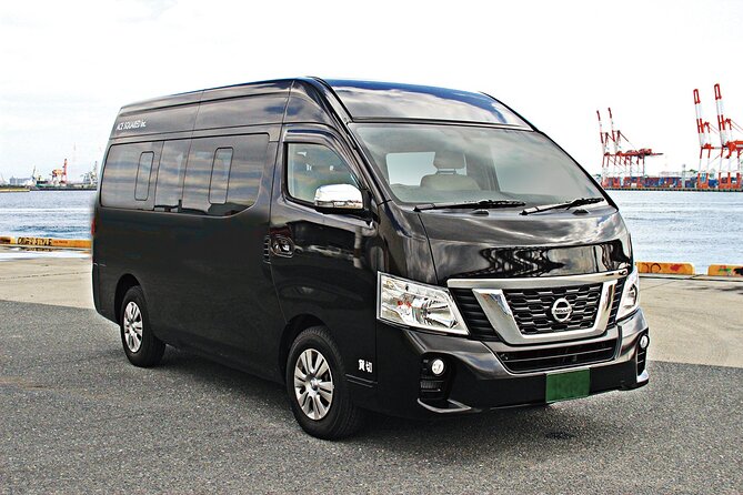 Full Day Guided Tour to Kyoto and Nara from Osaka by Van - Gion and lunch time: traditional streets with breathing room