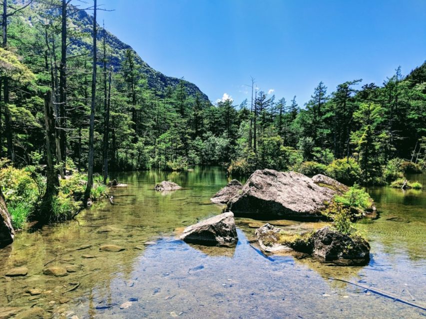 Full-Day Tour: Matsumoto Castle & Kamikochi Alpine Valley - Nawate-dori Frog Street: weird fun, shops, and a chance to snack