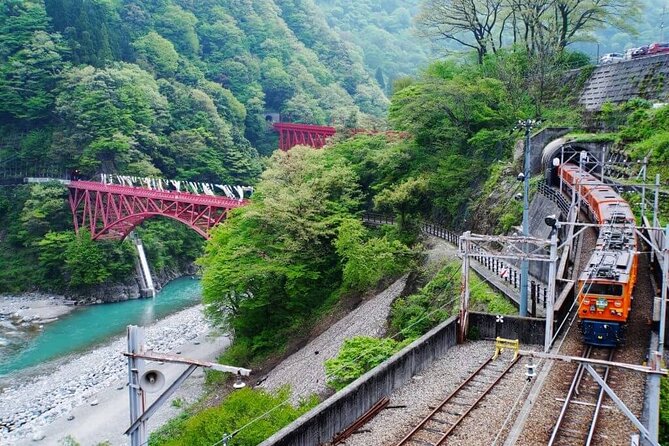 Full Day Tour to Kurobe Gorge and Unazuki Onsen from Kanazawa - Stop 2 is really about scenery: how to get the most out of 2 hours