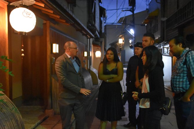 Gion Night Walking Tour - Why This Gion Night Walk Feels Different Than Self-Guided Strolling