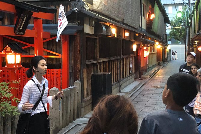 Gion Walking Tour by Night - Why Gion at night feels like a different Kyoto