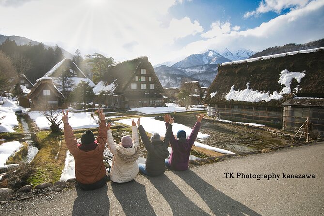 Gokayama and Shirakawago/Photoshoot by professional photographer - A day of Gassho houses with photos that don’t look like selfies