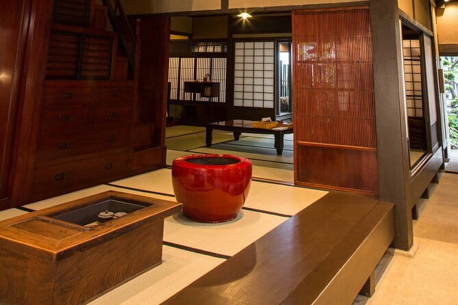 Hakata Old Town Walking Tour Tracing the True History of Fukuoka - When places are closed: the alternative destinations plan