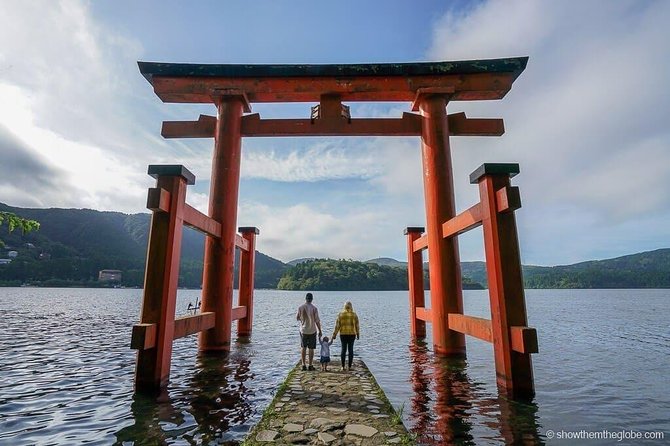 Hakone Full-Day Private Tour(Tokyo DEP.) with Government-Licensed Guide - Meeting your guide in Tokyo, then walking your way through Hakone