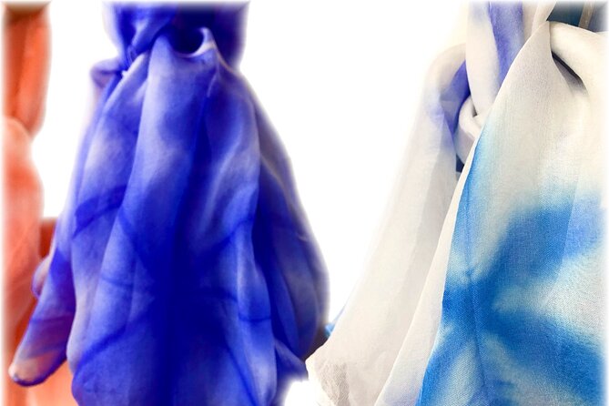 Hanakoushi cotton Scarf Class - Dye step: turning folds into pattern