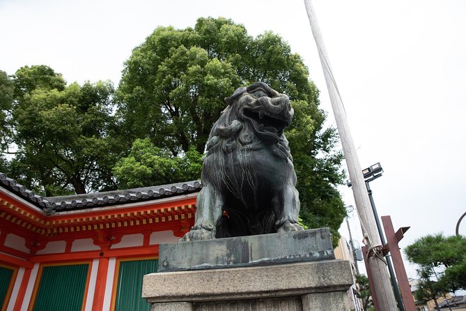 Highlights & Hidden Gems With Locals: Best of Kyoto Private Tour - Meet at Nakanochō, Then Walk Into Old Kyoto