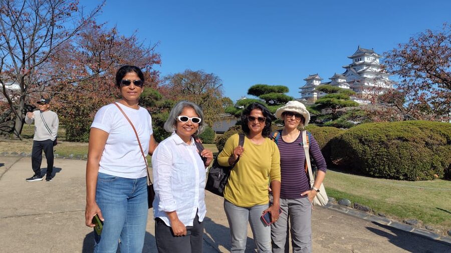 Himeji: Express Guided Tour of Himeji Castle in 90 Minutes - The Photo Stop and the Hidden Charms the Guide Brings Out