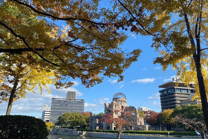 Hiroshima and Miyajima by Bike and Boat - Hiroshima Castle: short, visual, and very photo friendly