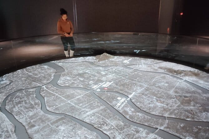 Hiroshima: Atomic Bomb Dome and Peace Memorial Museum 3 hours - Entering the Atomic Bomb Dome area with the right context