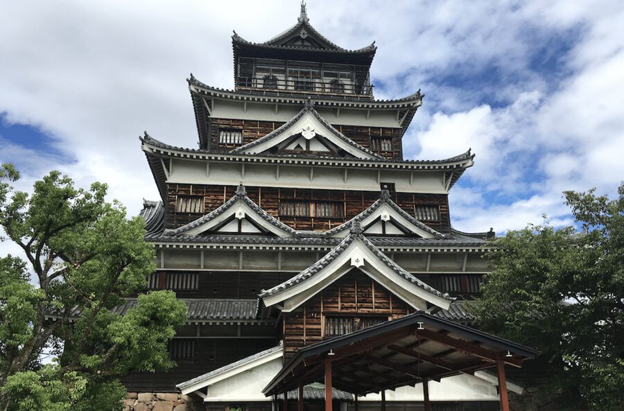 Hiroshima: Best of Hiroshima Guided Bike Tour - Entering Hiroshima by bike: why this tour format works