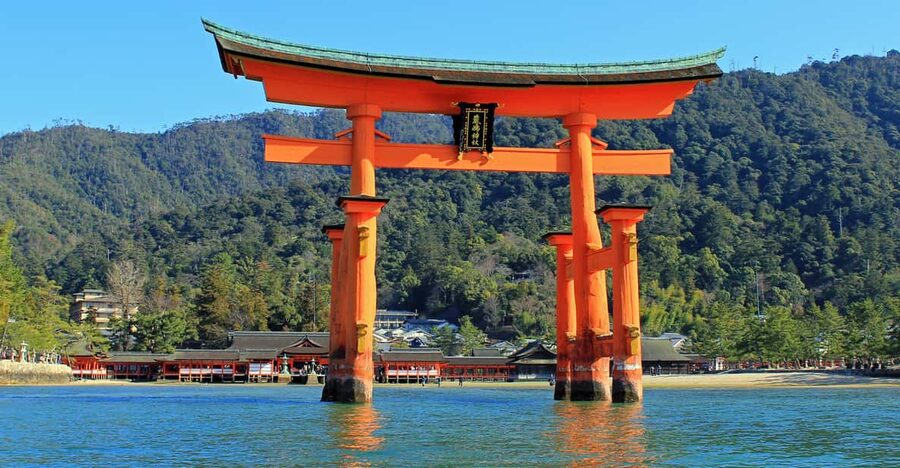 Hiroshima: Hiroshima and Miyajima UNESCO Sites 1-Day Tour - Hiroshima’s Peace route, why the order feels right