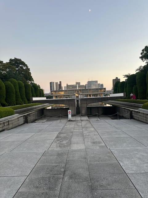 Hiroshima; Hiroshima Peace Memorial Museum and Castle Tour - Price and Value of the $67 Package