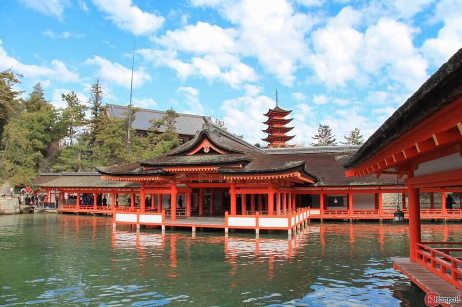 Hiroshima: History and Hidden Gems Tour - Atomic Bomb Memorial Burial Mound and Aioi Bridge: where memory becomes geography
