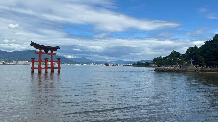 Hiroshima & Miyajima 6.5h Guided Tour – Dome, Park & Shrine - Hiroshima and Miyajima: The Day That Balances Beauty and Reality