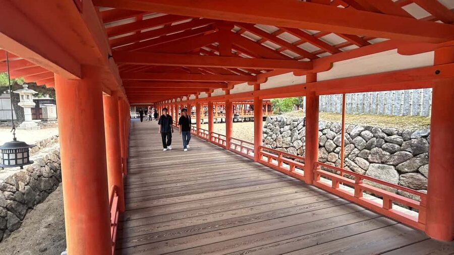 Hiroshima & Miyajima 6.5h Guided Tour – Dome, Park & Shrine - Meeting at Hiroshima Station North Exit: Fast Finder, Fewer Headaches