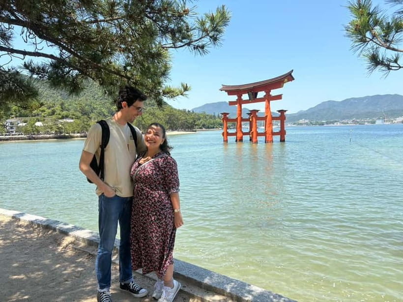 Hiroshima: Miyajima Island Half-Day Tour with Guide - Starting at Miyajimaguchi station and crossing to the island