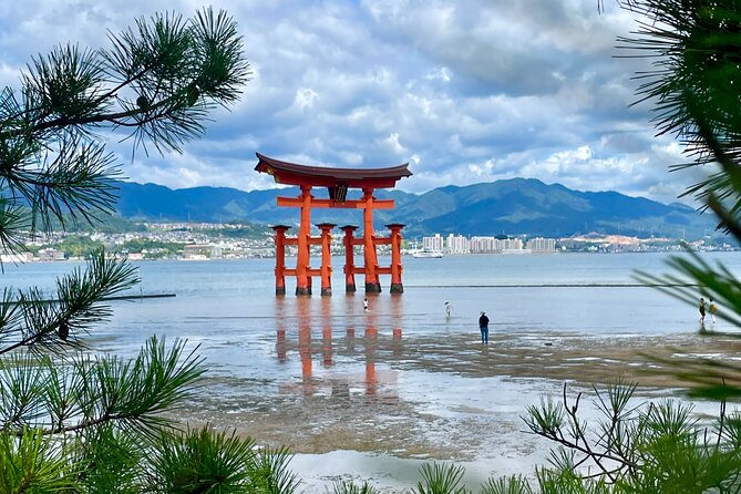 Hiroshima & Miyajima: UNESCO A-Bomb Dome & Itsukushima with Local - Children’s Peace Monument and the origami cranes