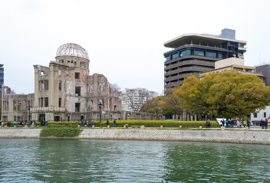 HIROSHIMA ORIZURU TOWER Admission Ticket - Orizuru Square: folding cranes and joining the Orizuru Wall