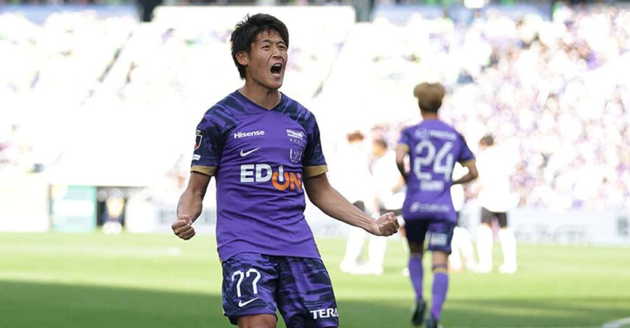 Hiroshima: Sanfrecce Hiroshima Football Game - Edion Peace Wing Hiroshima: what the game night feels like
