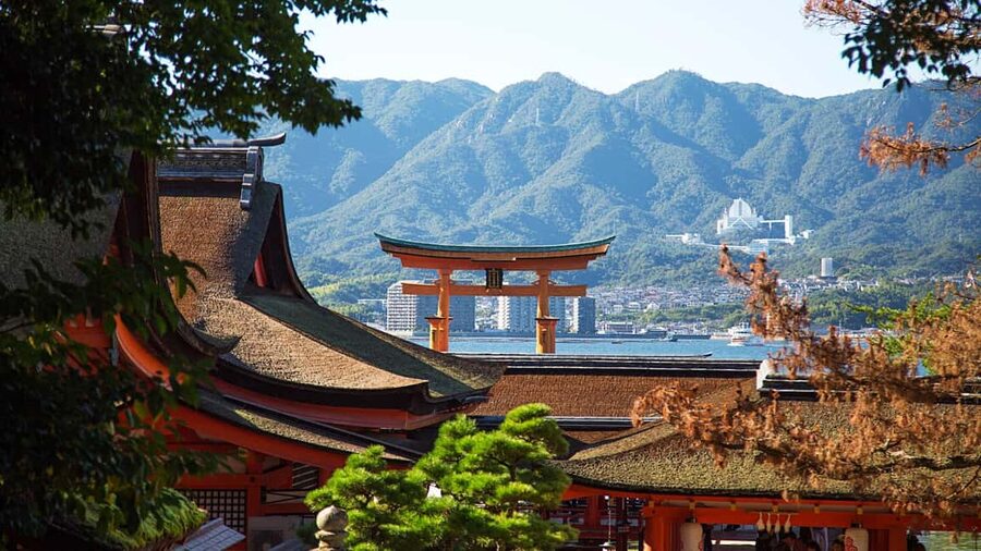Hiroshima to Miyajima: Private Custom Tour with Ferry Ride - Meeting at Hiroshima Orizuru Tower, and getting your day rolling fast