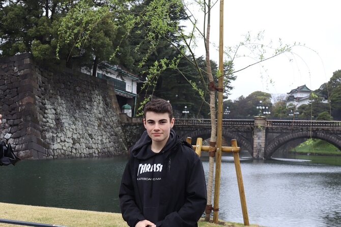Imperial Palace Tour: Discover Samurai History with a Local Guide - Stop 2: Nijūbashi Bridge, the famous approach that matters