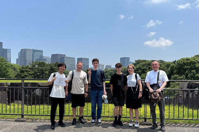 Imperial Palace Tour: Discover Samurai History with a Local Guide - The guide effect: why small-group storytelling matters in Tokyo