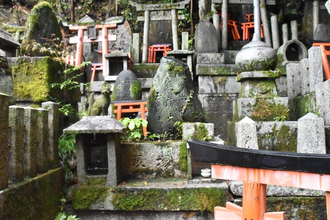 Inside of Fushimi Inari - exploring and lunch with locals - Uphill rhythm to the summit shrine at 233m