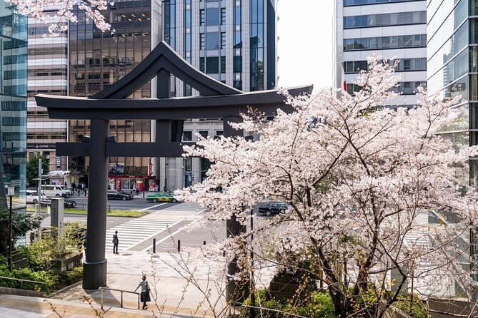Japan's Best Mount Fuji Tour - Oishi Park at Lake Kawaguchi: seasonal stop for April to June departures