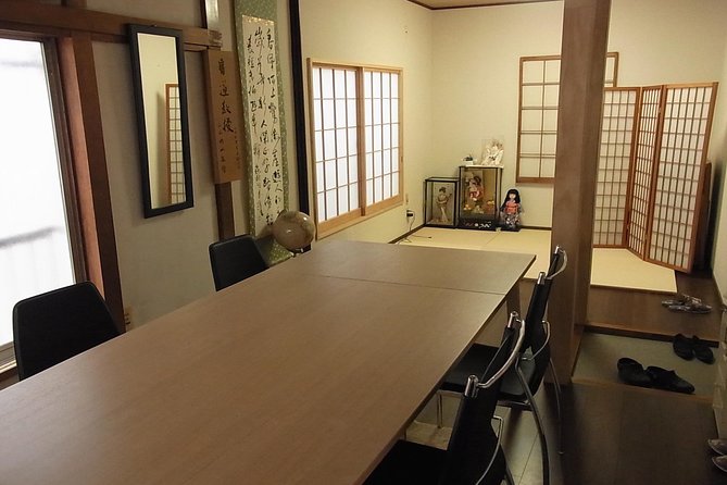 Japanese Cooking and Udon Making Class in Tokyo with Masako - The udon workshop: kneading and cutting with real purpose